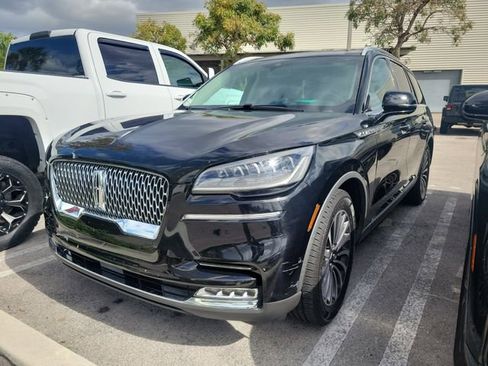 Certified 2020 Lincoln Aviator Reserve w/ Equipment Group 201A image 2