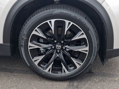 Certified 2024 MAZDA CX-90 Plug-In Hybrid w/ Premium Plus AWD/4WD image 9