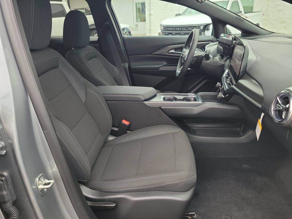 Used 2026 Chevrolet Equinox EV LT FWD image 17
