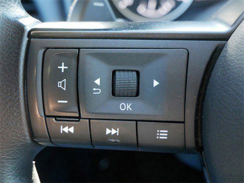 Used 2021 Nissan Rogue S image 26