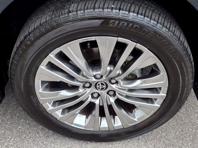 Used 2024 Toyota Venza Limited AWD/4WD image 10