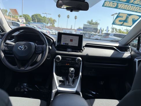 Used 2025 Toyota RAV4 XLE FWD image 20