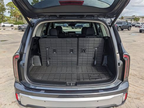Certified 2024 Kia Telluride EX image 13