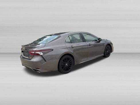 Used 2024 Toyota Camry XSE FWD image 4