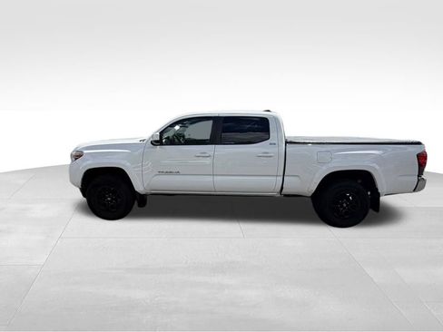 Used 2021 Toyota Tacoma SR5 AWD/4WD image 4
