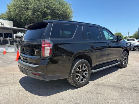 Used 2021 Chevrolet Tahoe Z71 w/ Luxury Package AWD/4WD image 3