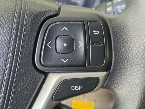 Used 2016 Toyota Highlander LE FWD image 24