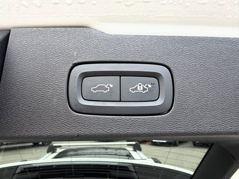 Used 2022 Volvo V60 T5 Cross Country w/ Advanced Package image 45