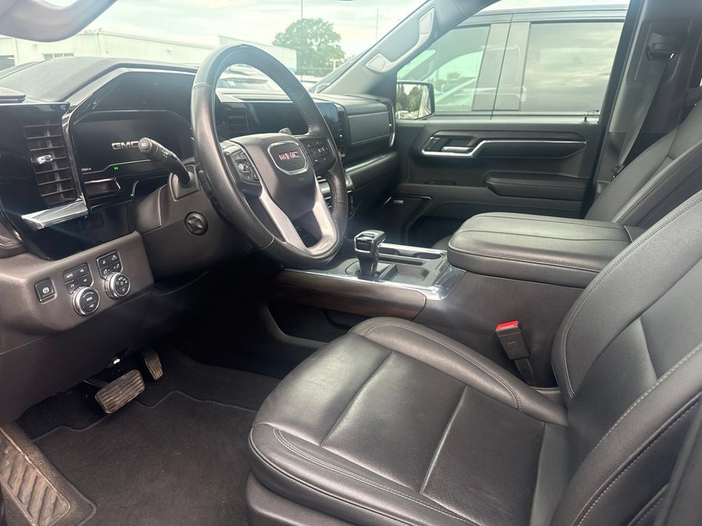 Used 2024 GMC Sierra 1500 SLT w/ SLT Premium Plus Package AWD/4WD image 11