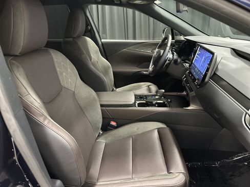 Certified 2025 Lexus RX 450h AWD w/ Convenience Package image 33