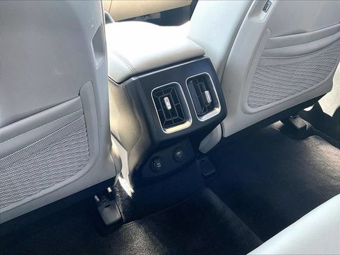 Used 2023 Kia Sorento S FWD image 35