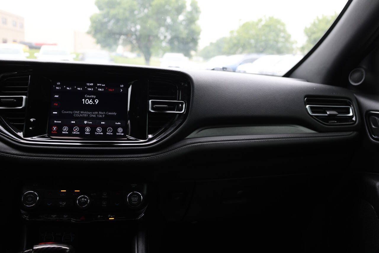 Used 2022 Dodge Durango SXT w/ Blacktop Package AWD/4WD image 24
