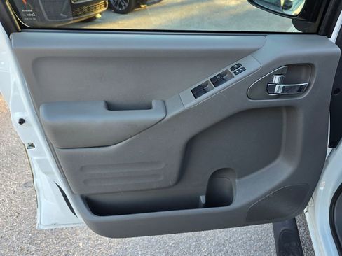 Used 2019 Nissan Frontier SV w/ Value Truck Package image 13