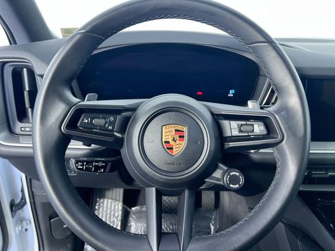 Used 2025 Porsche Cayenne AWD/4WD image 14
