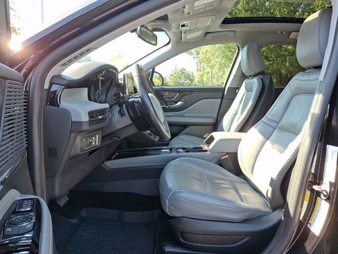 Used 2021 Lincoln Corsair FWD w/ Premium Package image 13