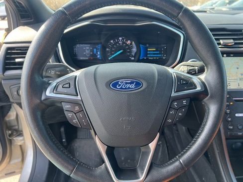 Used 2019 Ford Fusion Titanium image 24