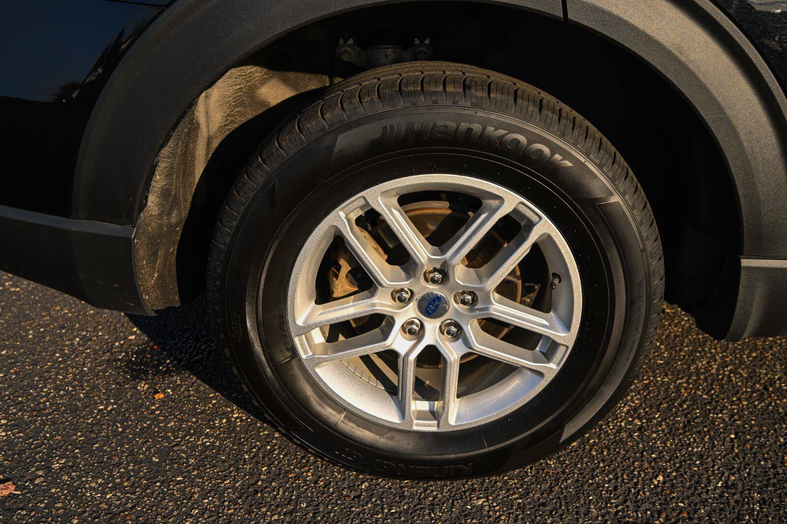 Used 2025 Ford Explorer Active AWD/4WD image 14