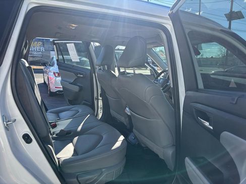 Used 2021 Toyota Highlander XLE image 14