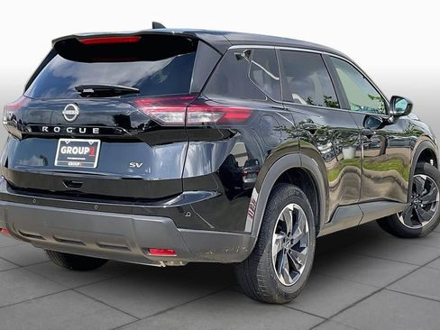 Used 2024 Nissan Rogue SV FWD image 12