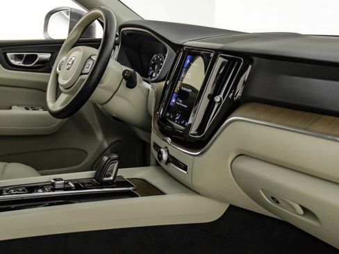 Used 2021 Volvo XC60 T8 Inscription Expression w/ Advanced Package image 21