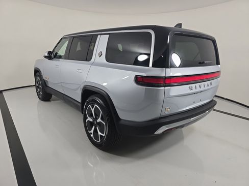 Used 2024 Rivian R1S Adventure AWD/4WD image 3