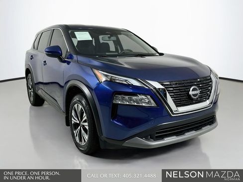 Used 2023 Nissan Rogue SV FWD image 3