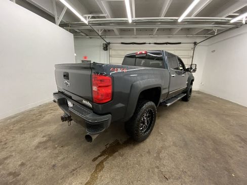 Used 2019 Chevrolet Silverado 2500 High Country w/ Duramax Plus Package image 6