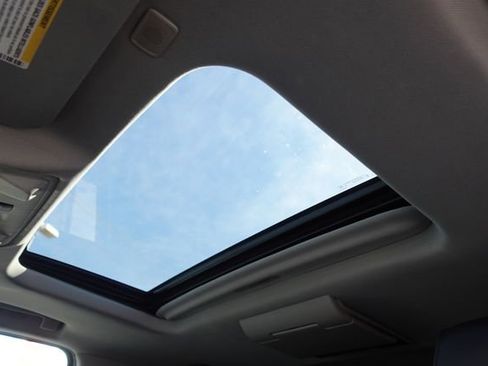 Used 2018 Cadillac Escalade Luxury image 25