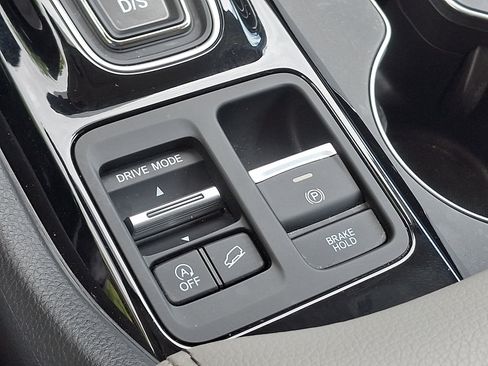 Used 2025 Honda Pilot EX-L image 24
