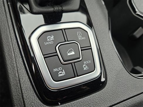 New 2026 Nissan Frontier SV image 24