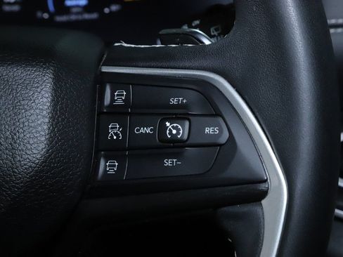 Used 2023 Jeep Grand Cherokee Laredo X AWD/4WD image 23