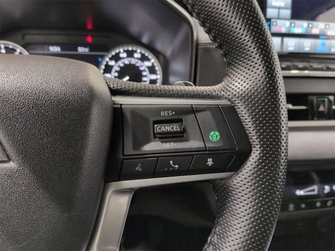 Used 2024 Mitsubishi Outlander SE image 11