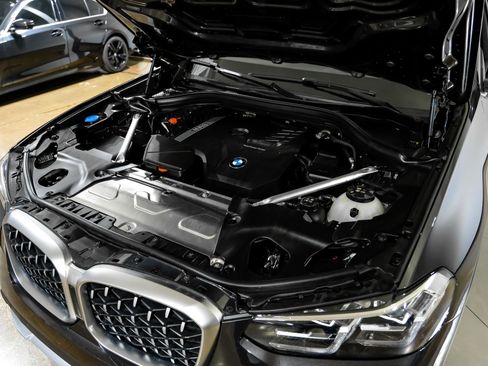 Used 2025 BMW X4 xDrive30i image 52