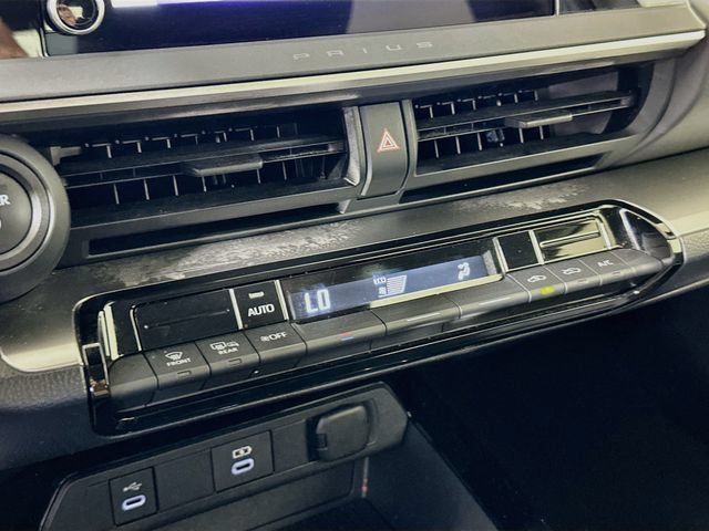 Certified 2024 Toyota Prius LE FWD image 18