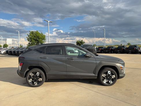 Used 2024 Hyundai Kona SEL AWD/4WD image 7