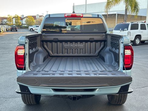 New 2026 GMC Canyon Denali image 9