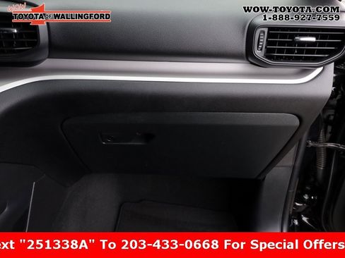Used 2024 Ford Explorer XLT image 45