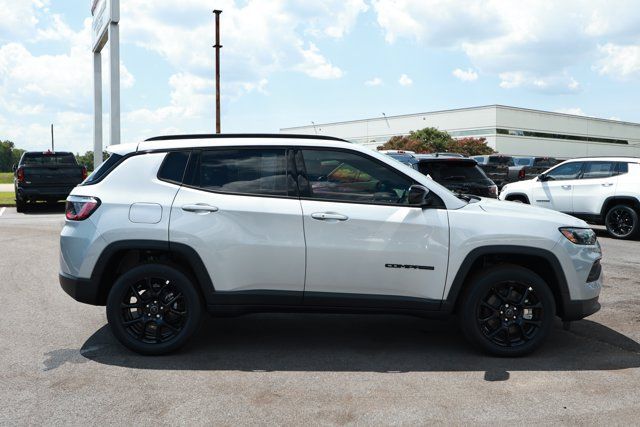 New 2026 Jeep Compass Latitude AWD/4WD image 4