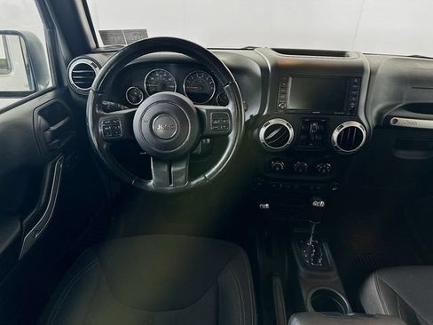 Used 2018 Jeep Wrangler Unlimited Rubicon w/ Cold Weather Group AWD/4WD image 28