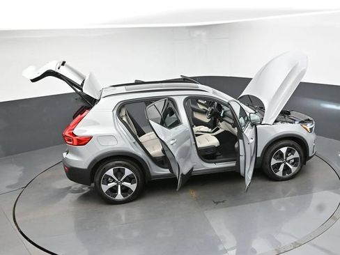 Used 2026 Volvo XC40 B5 Plus AWD/4WD image 47