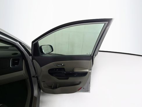 Used 2017 Kia Sedona SX FWD image 34