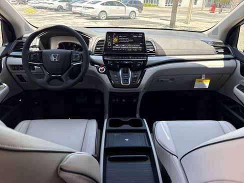 New 2026 Honda Odyssey Touring image 19