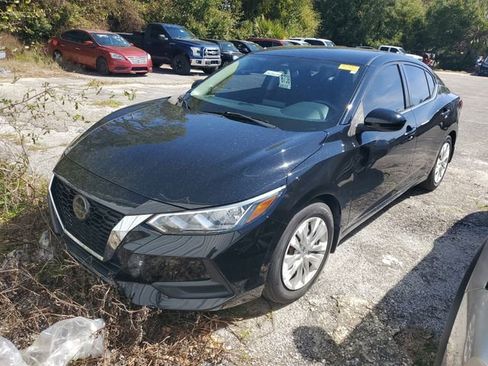 Certified 2021 Nissan Sentra S image 5