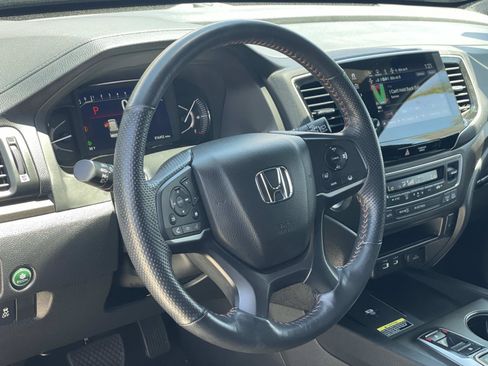 Certified 2025 Honda Passport TrailSport image 4