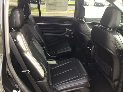 New 2025 Jeep Grand Cherokee L Limited image 8