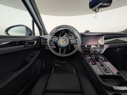 New 2026 Porsche Macan image 19