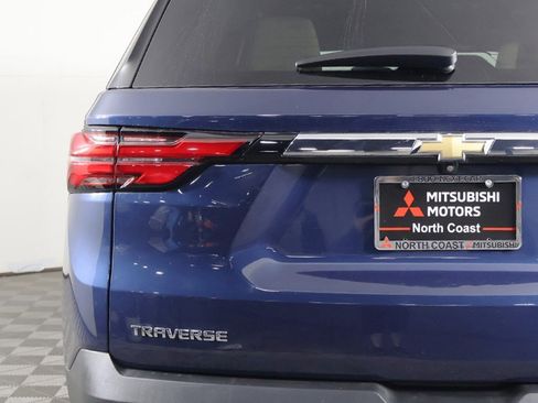 Used 2023 Chevrolet Traverse LS image 12