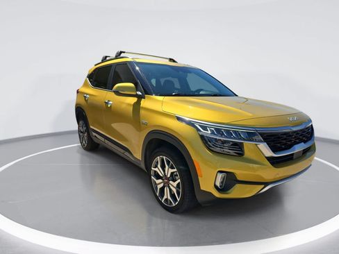 Used 2023 Kia Seltos SX w/ SX Sunroof Package AWD/4WD image 2