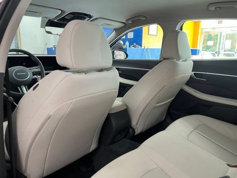 Used 2025 Hyundai Sonata SEL AWD/4WD image 16