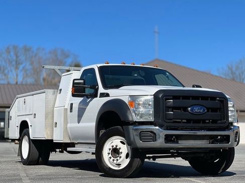 Used 2016 Ford F550 2WD Regular Cab Super Duty image 3